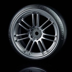 Flat silver RE30 wheel (+3) w/ CS-R tire (soft) (4) Flat silver RE30 wheel (+3) w/ CS-R tire (soft) (4)